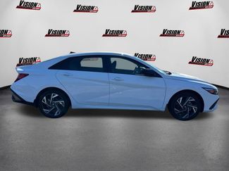 New 2025 Hyundai Elantra SEL FWD video 4