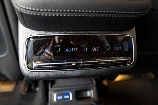 Certified 2026 Mercedes-Benz GLS 450 4MATIC image 32