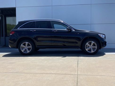 Used 2022 Mercedes-Benz GLC 300 4MATIC image 3