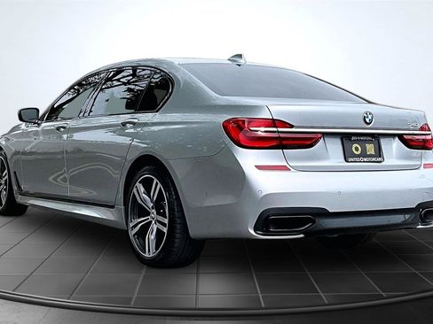Used 2018 BMW 740i RWD image 4
