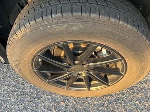 Used 2021 Toyota RAV4 LE w/ Carpet Mat Package (TMS) FWD image 4
