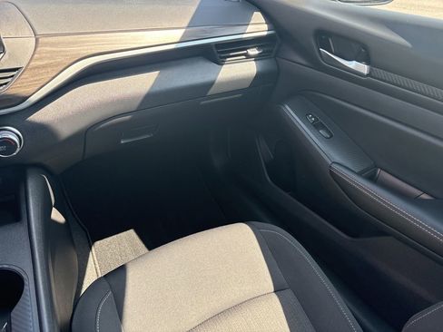 Used 2025 Nissan Altima 2.5 SV FWD image 23