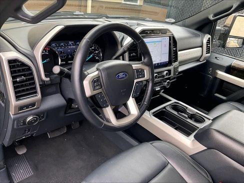 Used 2022 Ford F350 Lariat w/ Chrome Package image 8