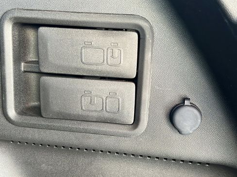 Used 2022 Chevrolet Equinox LT image 36