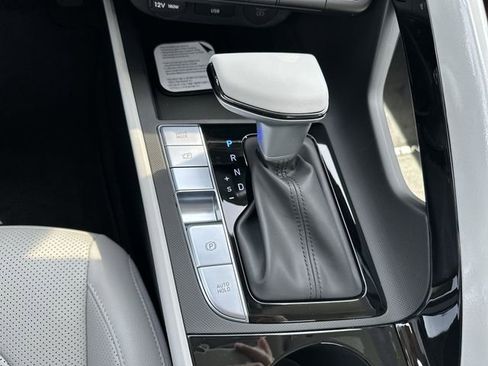 New 2026 Hyundai Elantra Limited FWD image 17