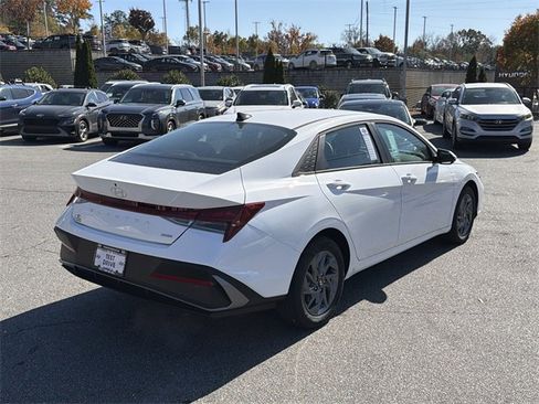 New 2026 Hyundai Elantra Blue image 7