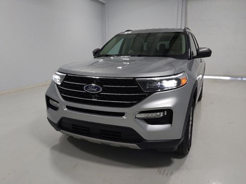 Used 2023 Ford Explorer XLT w/ Equipment Group 202A AWD/4WD image 15
