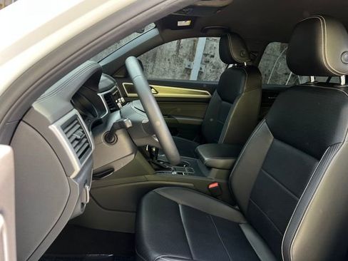 Used 2021 Volkswagen Atlas Cross Sport SE image 13