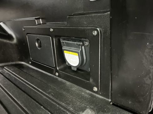 Used 2021 Toyota Tacoma TRD Sport w/ Technology Package image 26