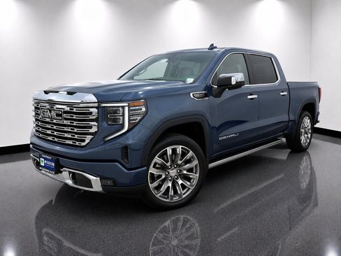 Used 2024 GMC Sierra 1500 Denali w/ Denali Reserve Package AWD/4WD image 1