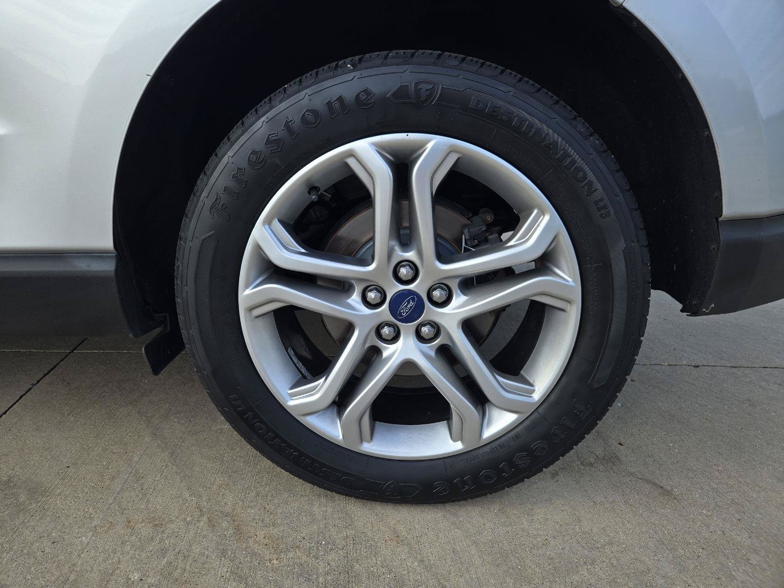 Used 2018 Ford Edge Titanium w/ Equipment Group 301A FWD image 11