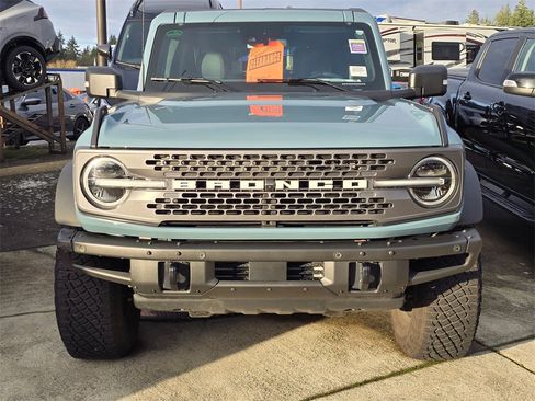 Used 2023 Ford Bronco Badlands image 2