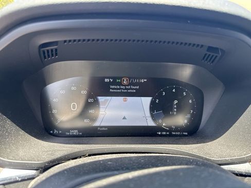 Used 2021 Volvo XC60 T5 Momentum FWD image 7