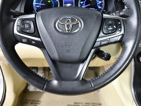 Used 2017 Toyota Camry XLE image 10