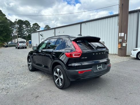 Used 2023 Volvo XC40 B4 Ultimate FWD image 5