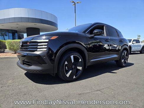 Used 2025 Nissan Kicks SR AWD/4WD image 2