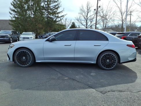 Used 2024 Mercedes-Benz E 350 4MATIC Sedan image 4