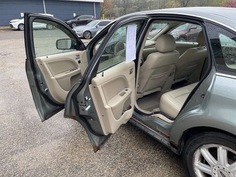 Used 2006 Ford Five Hundred Limited AWD/4WD image 16