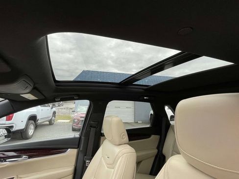 Used 2017 Cadillac XT5 Premium Luxury image 18