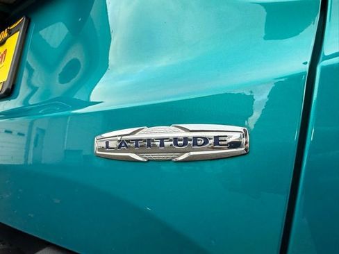 Used 2019 Jeep Renegade Latitude w/ Cold Weather Group image 16