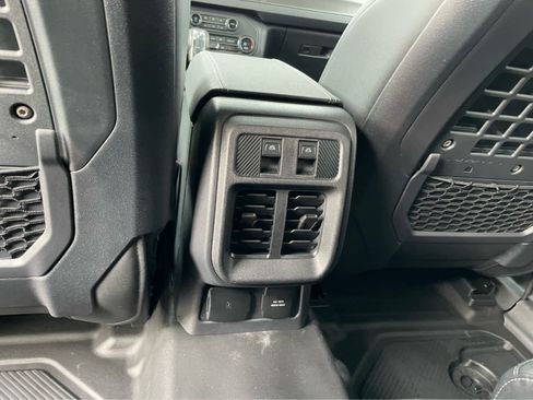 New 2025 Ford Bronco Badlands image 34