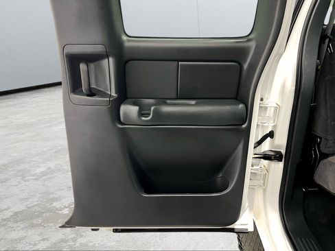 Used 2001 Chevrolet Silverado 2500 LS image 25