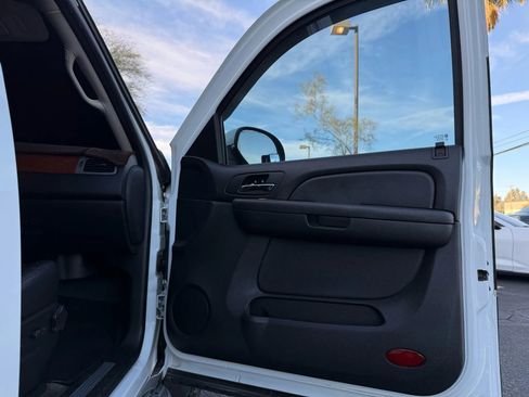 Used 2008 GMC Yukon SLT w/ SLT Preferred Equipment Group image 34