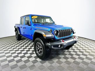 Certified 2025 Jeep Gladiator Rubicon w/ Convenience Group video 2