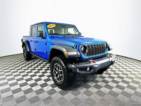 Certified 2025 Jeep Gladiator Rubicon w/ Convenience Group image 2