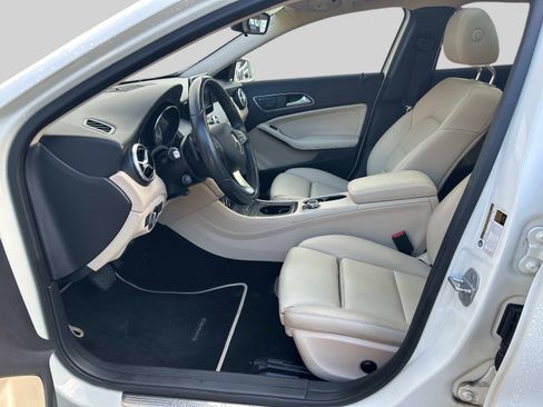 Used 2017 Mercedes-Benz GLA 250 4MATIC image 11