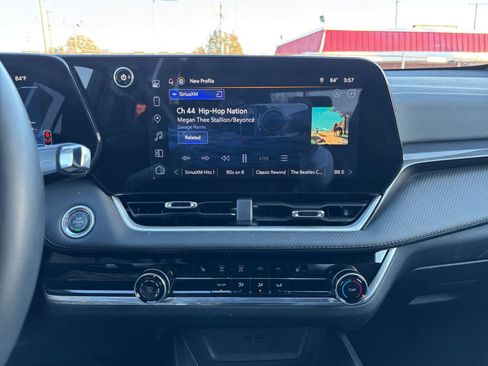 Used 2025 Chevrolet Equinox LT image 18