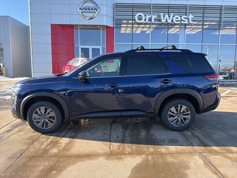 New 2026 Nissan Pathfinder SV image 2