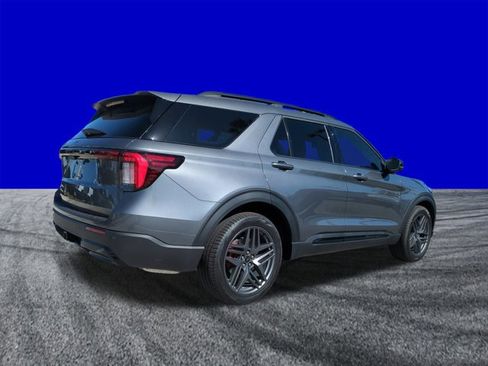 New 2026 Ford Explorer ST-Line w/ ST-Line Street Pack image 4