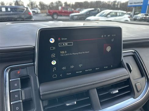 Used 2022 GMC Yukon XL SLT w/ SLT Premium Package image 16