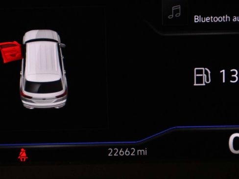 Used 2022 Volkswagen Atlas Cross Sport SE w/ Panoramic Sunroof Package image 8