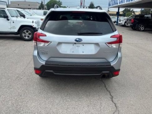 Used 2019 Subaru Forester Premium AWD/4WD image 8