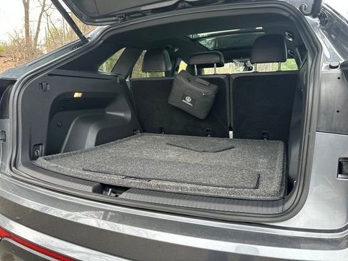 Used 2023 Volkswagen Atlas Cross Sport SE image 14