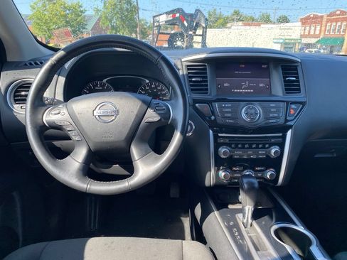 Used 2020 Nissan Pathfinder SV FWD image 13