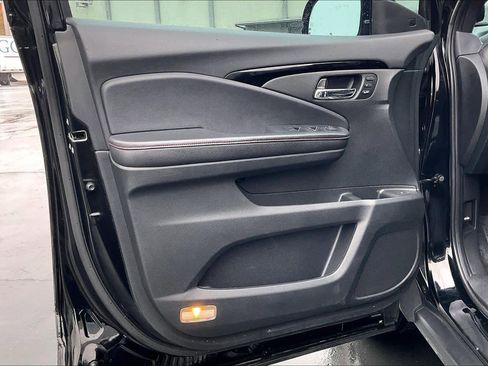 Used 2021 Honda Pilot Black Edition image 26