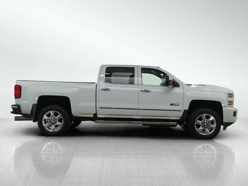 Used 2017 Chevrolet Silverado 2500 LTZ image 7
