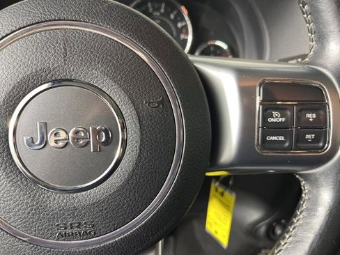 Used 2013 Jeep Wrangler Unlimited Sport image 10