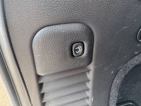Used 2021 Jeep Grand Cherokee Overland AWD/4WD image 34