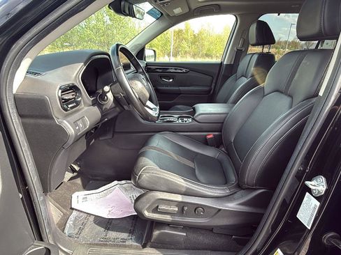 Used 2025 Honda Pilot Touring image 25