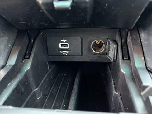 Used 2016 Ford Explorer Platinum image 28