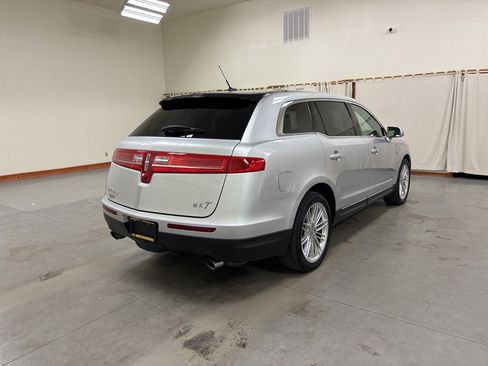 Used 2019 Lincoln MKT AWD image 8
