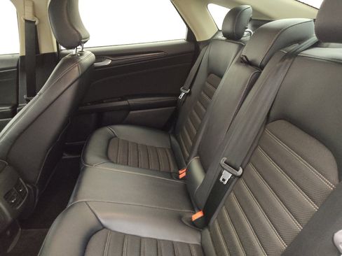 Used 2018 Ford Fusion SE w/ Equipment Group 201A image 18