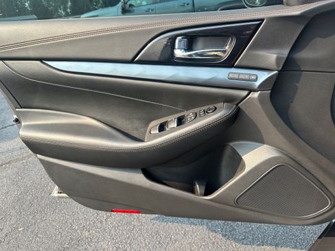 Used 2021 Nissan Maxima SR w/ Sport Mat Group FWD image 20