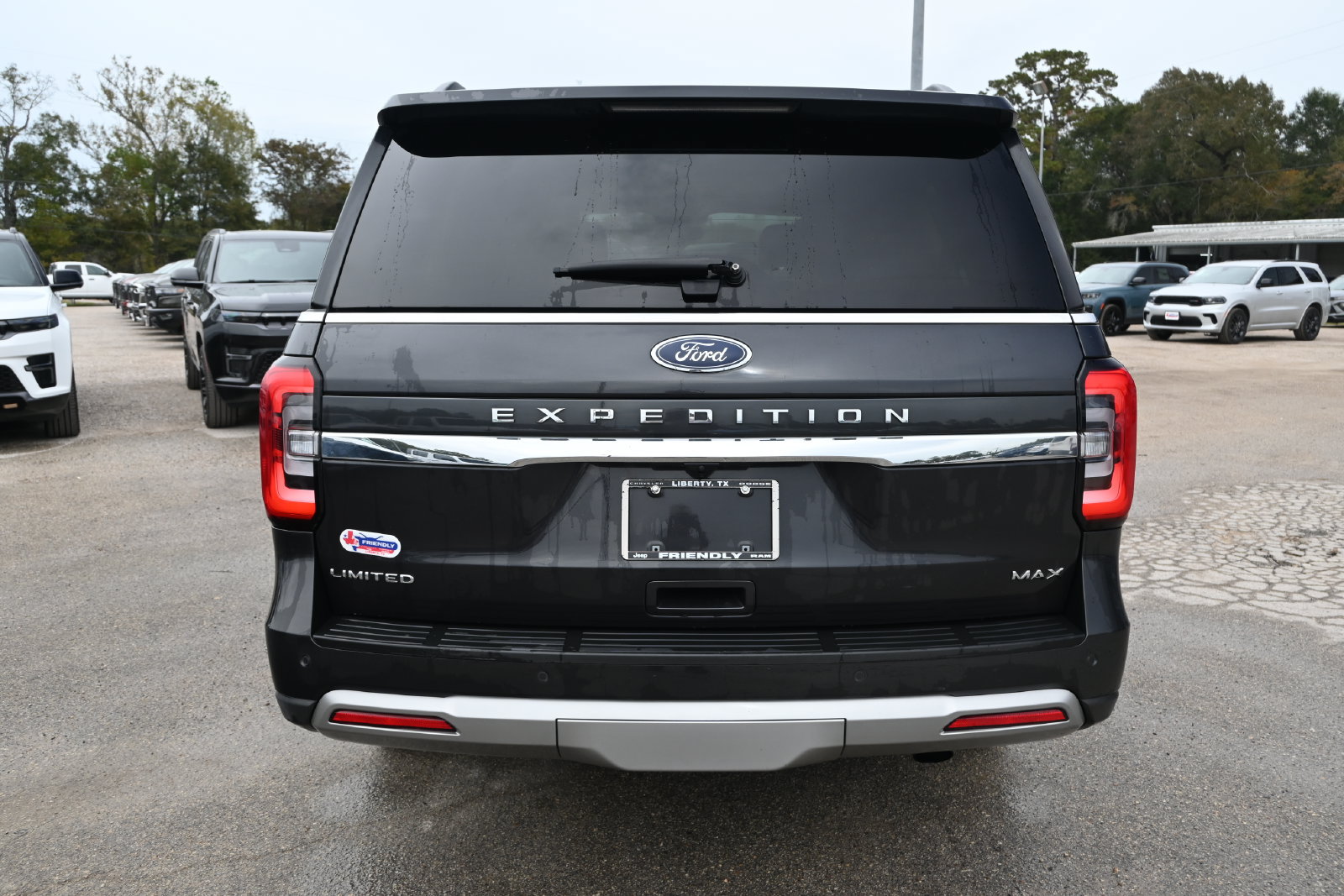 Used 2024 Ford Expedition Max Limited RWD image 3