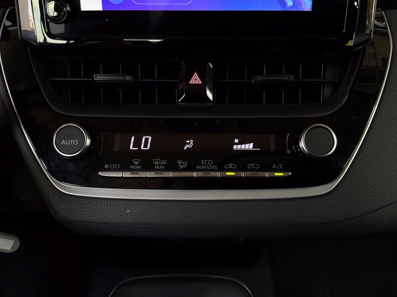 Used 2026 Toyota Corolla LE FWD image 30