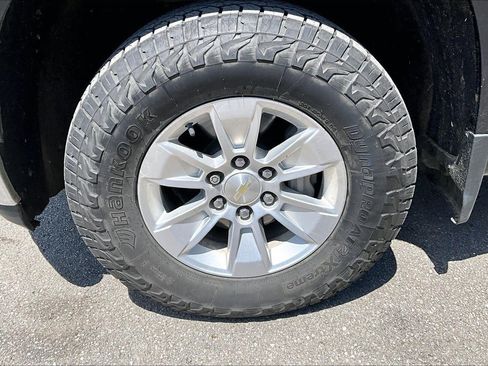 Used 2021 Chevrolet Silverado 1500 LT AWD/4WD image 8